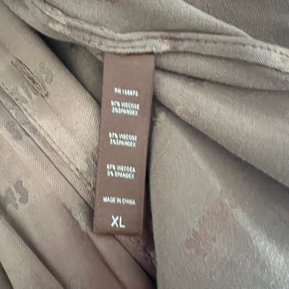 SKIMS LOGO LONG SLEEVE BUTTON UP SLEEP SHIRT - Picture 4 of 8